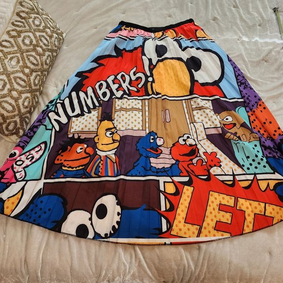 Sesame street skirt size Med Very‎ Colorful - Picture 3 of 7